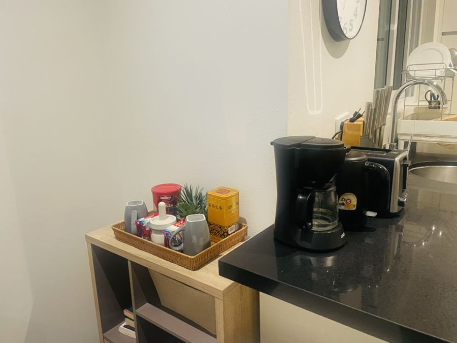 Coffee, tea & snacks